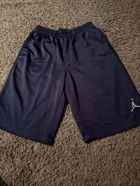 Jordan Navy Blue Performance Mesh Athletic Shorts Boys size 12/13